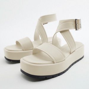 ZARA - Off White Flat Leather Platform Sandals ((7.5 SIZE))